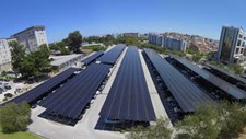 Hospital de Santa Maria tem painéis solares no parque de estacionamento