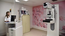Novo mamógrafo na ULS Almada-Seixal permite diagnóstico mais preciso
