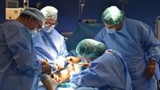 Ortopedia da ULS do Nordeste realiza cirurgia com recurso a técnica pioneira